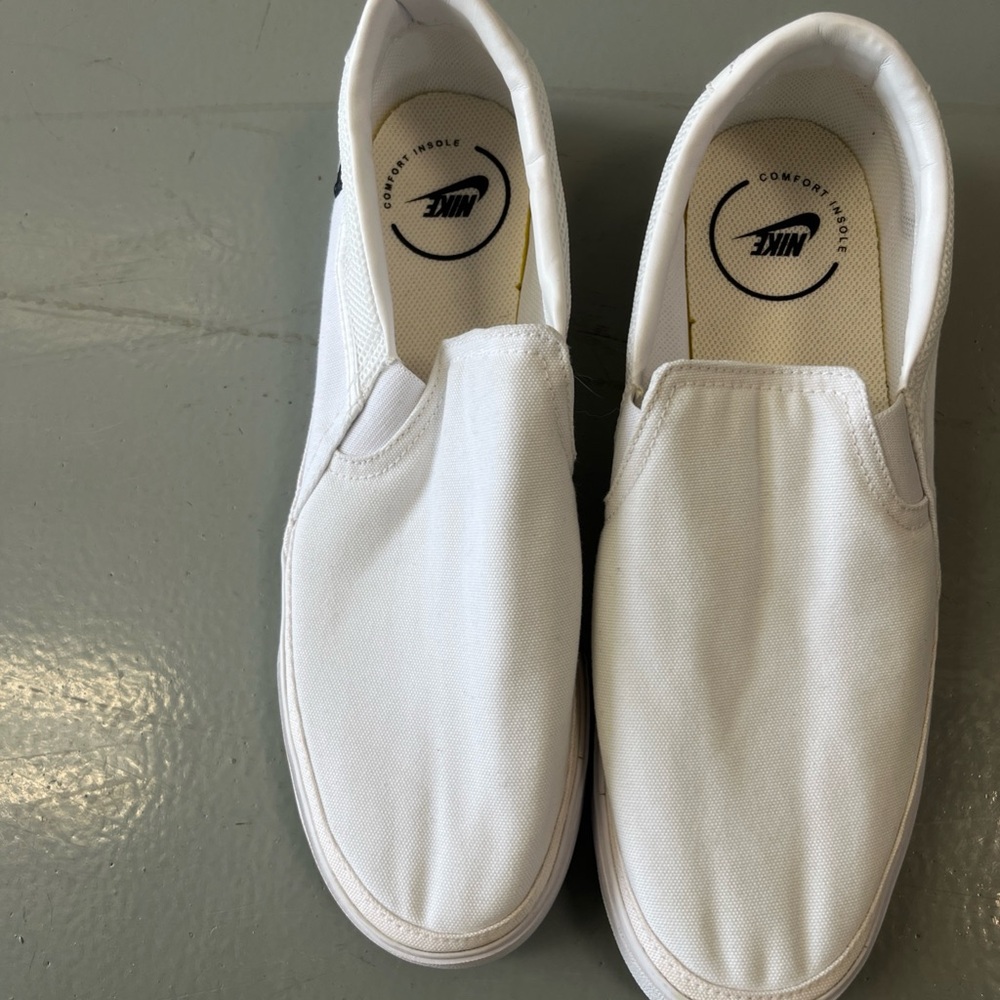 Nike Men’s Slip On Shoes size 12 Mens